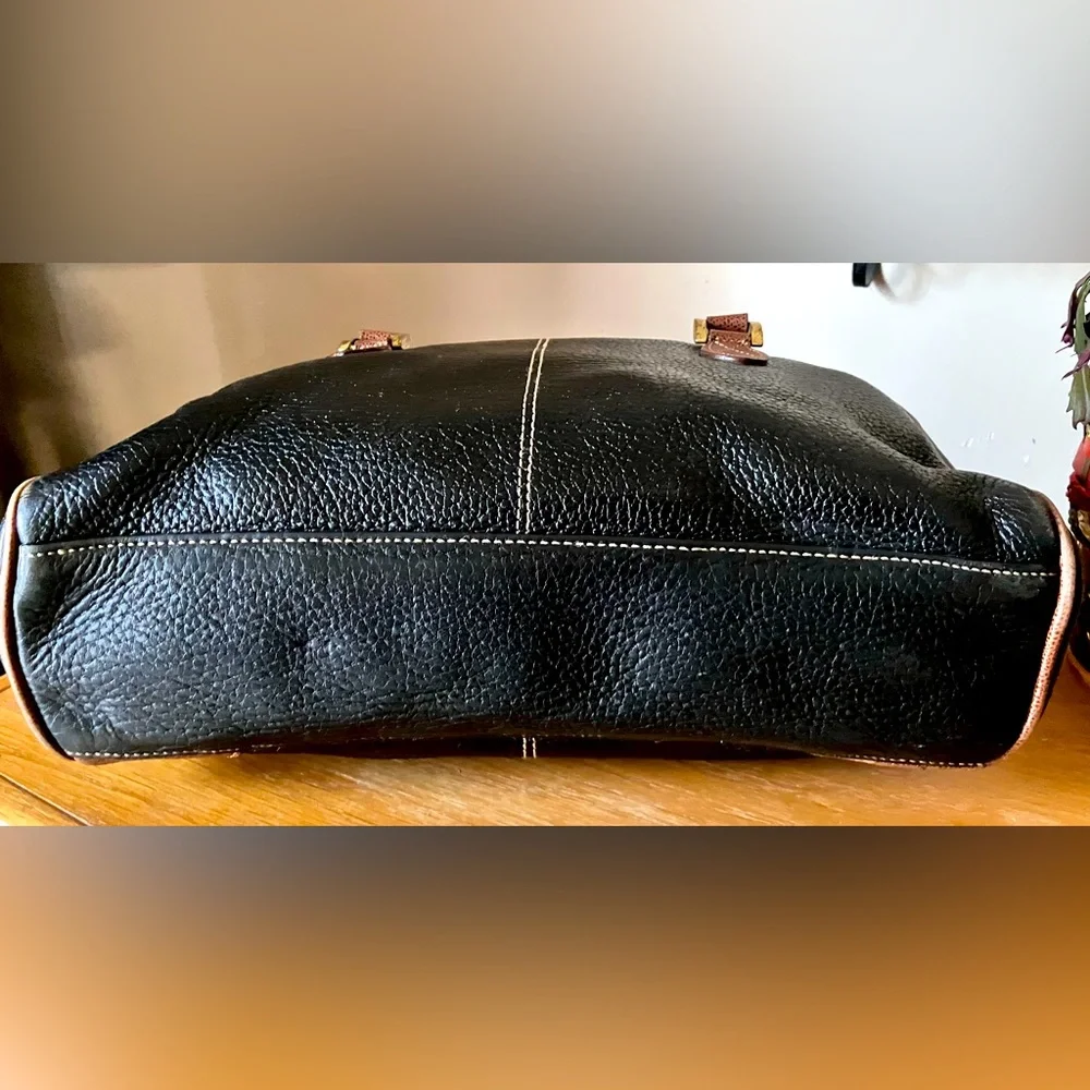 Classic Liz Pebbled Leather Purse - Picture 5 of 8